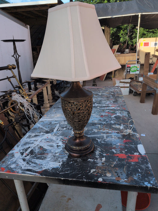 RETICULATED LAMP