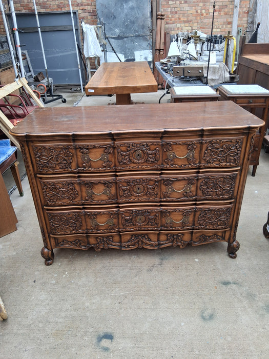 LARGE HIGHLY CARVED OAK 3 DRAWER CHEST