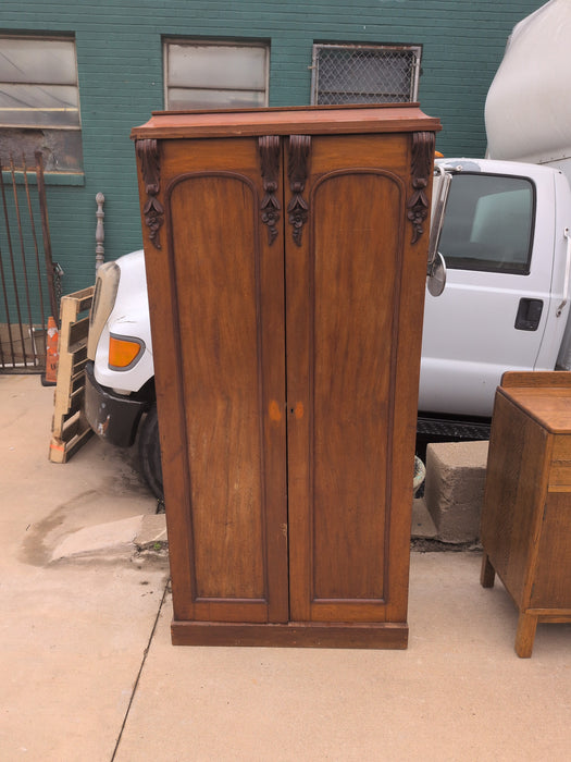 2 DOOR VICTORIAN WARDROBE