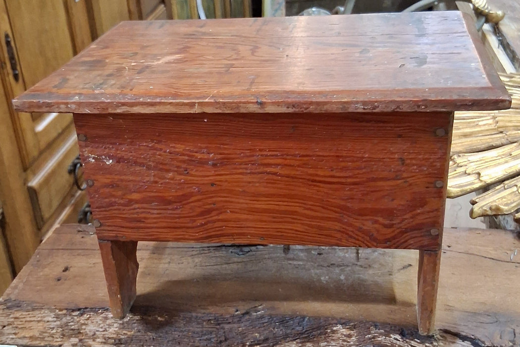 SMALL PITCH PINE LIFT TOP  BOX STOOL