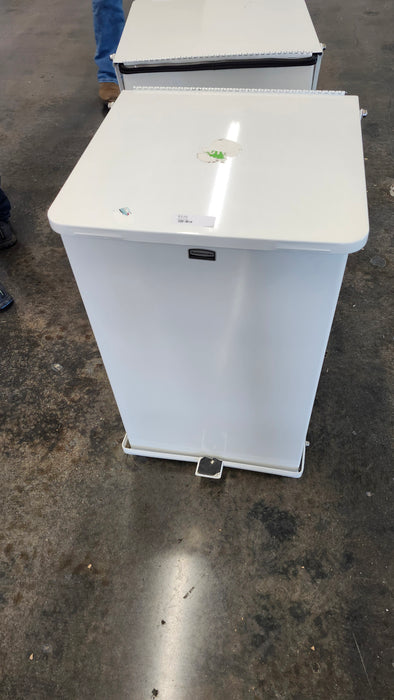 PAIR OF METAL WHITE HAMPERS