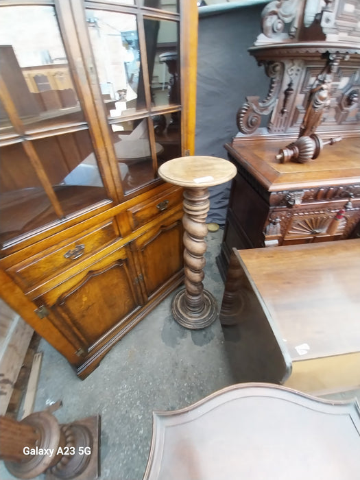 LARGE BARLEY TWIST OAK PEDESTAL