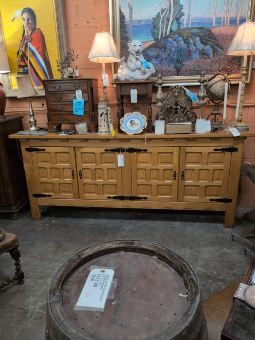 OAK MULTI-PANEL SIDEBOARD - NO DRAWERS