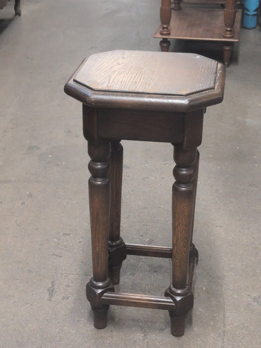 SMALL OCTAGON TABORET