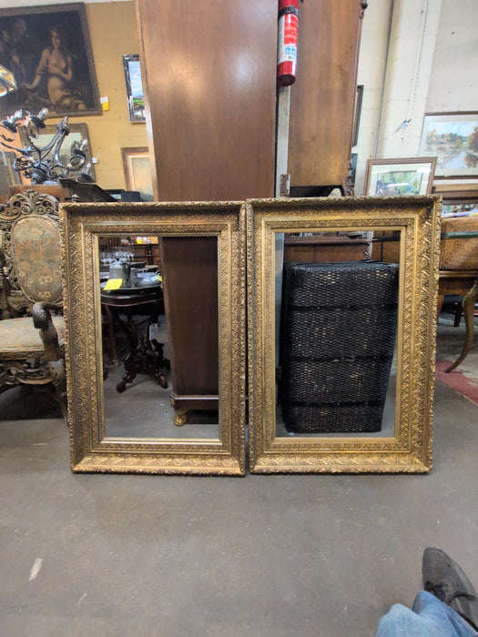 PAIR OF 19TH CENTURY ORNATE GILT FRAME
