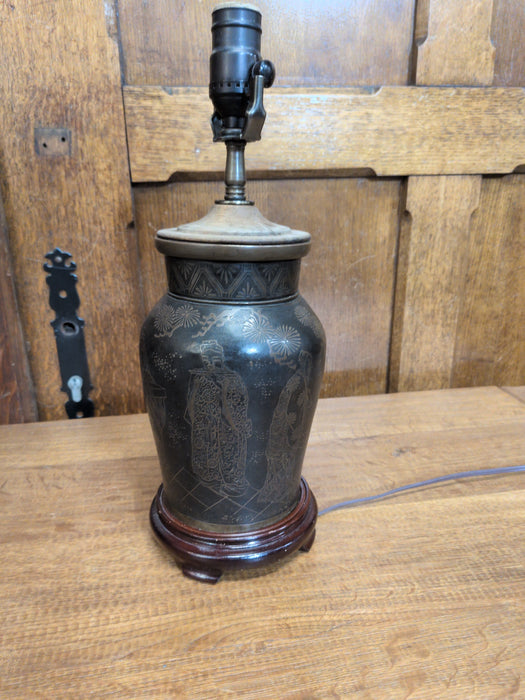 SMALL BRONZE ASIAN LAMP