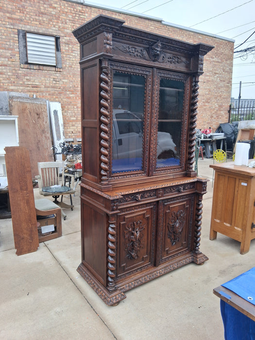 CARVED OAK BARLEY TWIST BOOKCASE