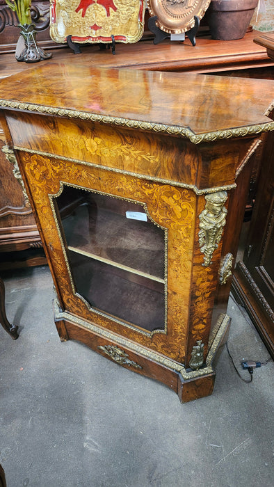 WALNUT MARQUETRY INLAID VITRINE CABINET WITH BRONZE ORMOLU