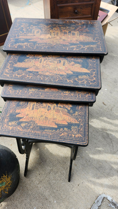 SET OF 4 JAPANOISERIE LAQUER AND GILY NESTING TABLES