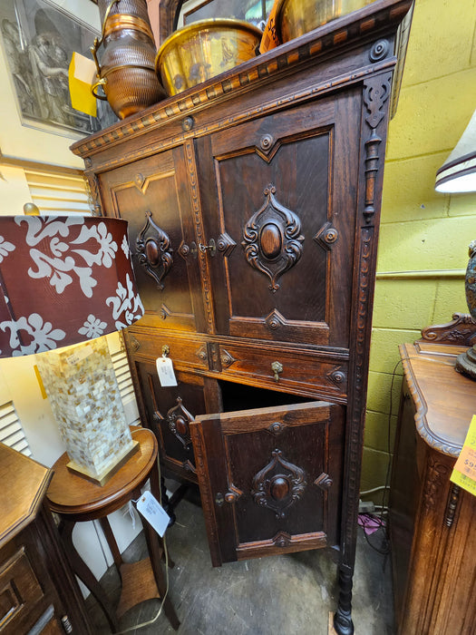 TALL DARK ENGLISH OAK BARLEY TWIST CABINET