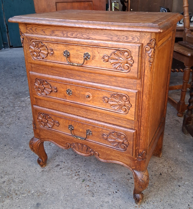 3 DRAWER SMALL COUNRTY FRENCH OAK  CHEST