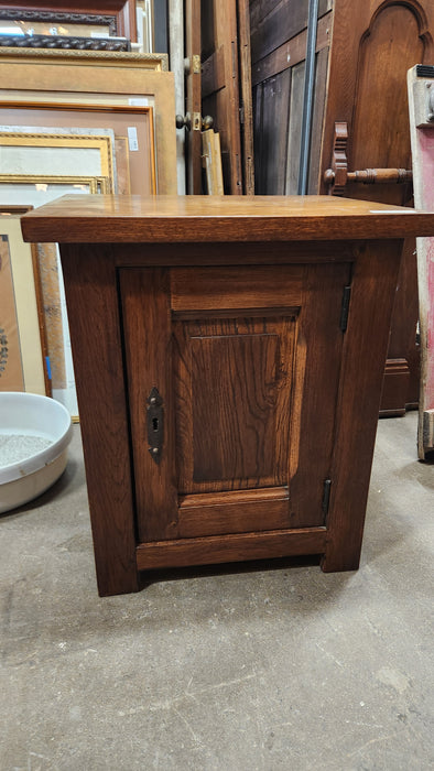 PAIR OF DARK OAK MISSION NIGHTSTANDS