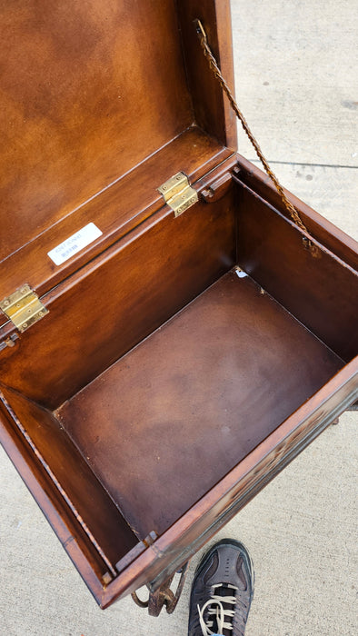 SMALL END TABLE OR SIDE CABINET WITH FLIP UP TOP AND INNER TRAY WITH METAL LEGS