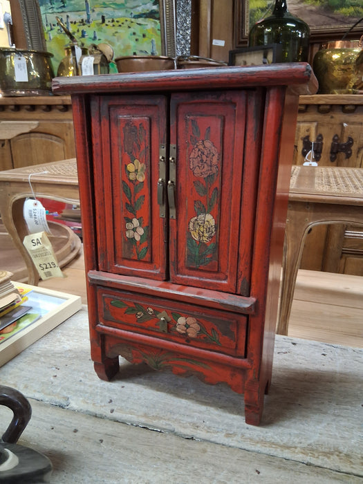 SMALL RED CHINESE ALTER TABLE TOP CABINET