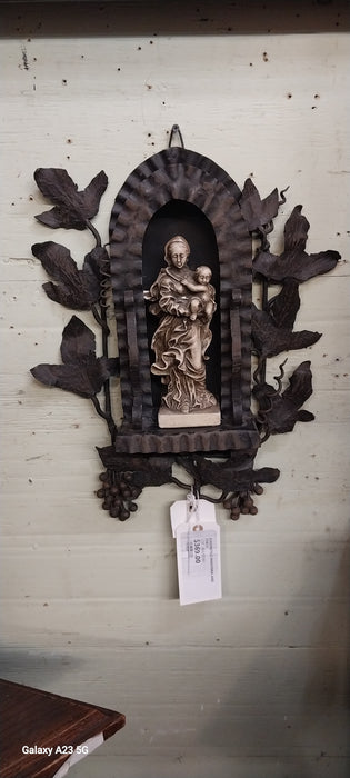 EUGENSTILE MADONNA AND CHILD