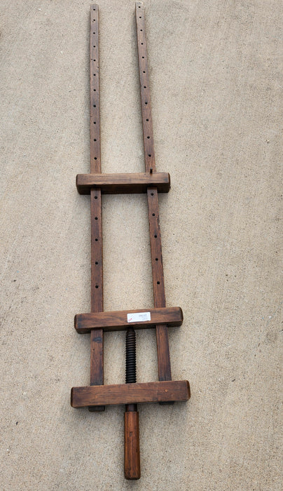 LARGE 19TH CENTURY WOOD CLAMP