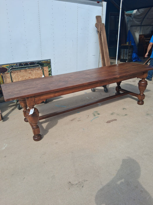 LONG OAK TUDOR MELON BALL TABLE