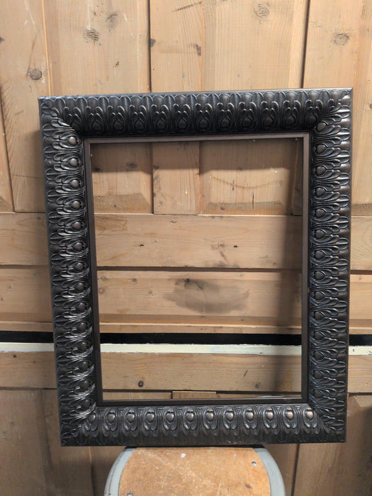 BLACK MOLDED FRAME