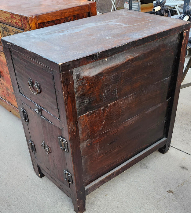 NARROW DEEP CHINESE LOW CABINET WITH 1 DRAWER