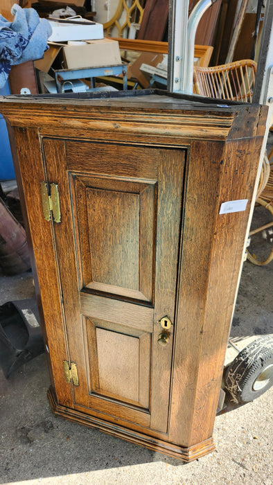 DARK OAK HANGING CORNER CABINET