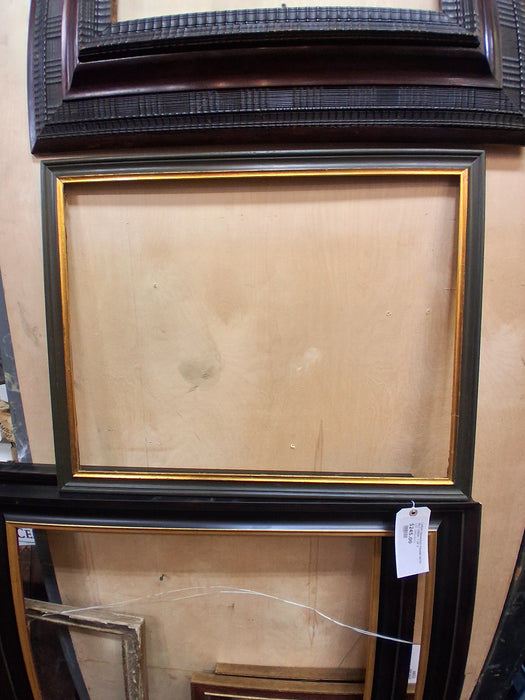 THIN BLACK FRAME WITH GILT LINER