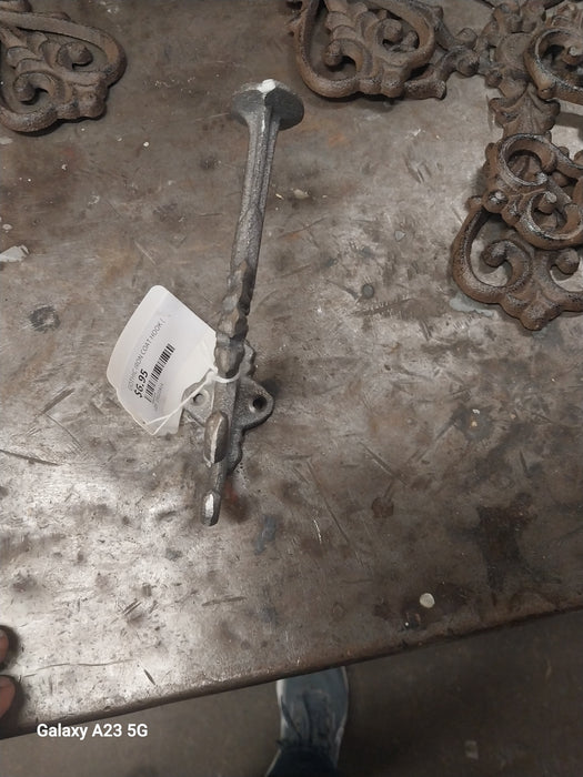 GOTHIC IRON COAT HOOK (