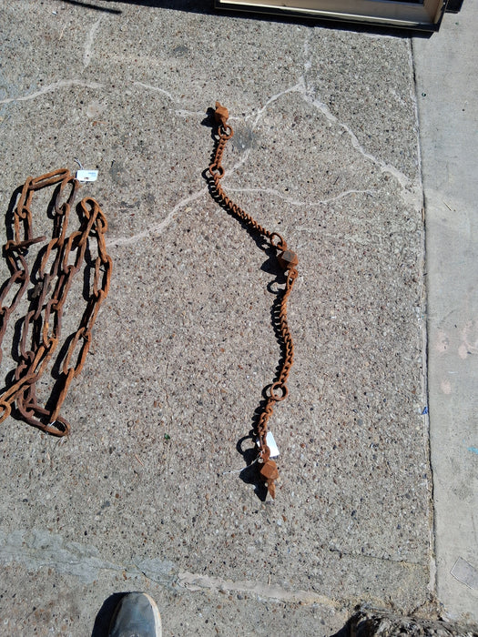 54 " CHAIN WITH RING AND CUBES