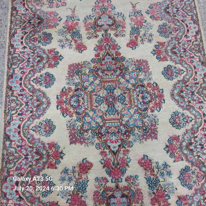 HAND TIED PERSIAN FLORAL RUG