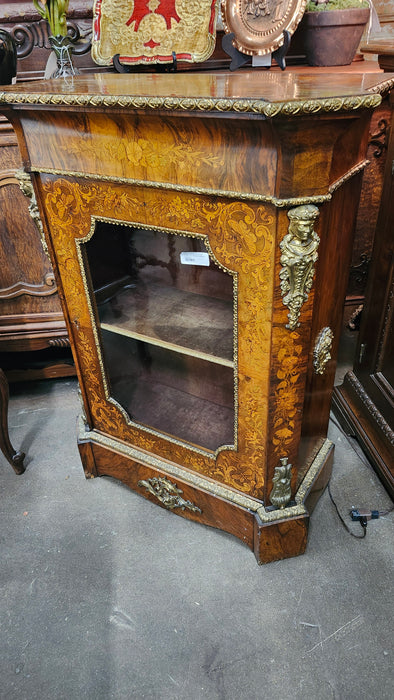 WALNUT MARQUETRY INLAID VITRINE CABINET WITH BRONZE ORMOLU