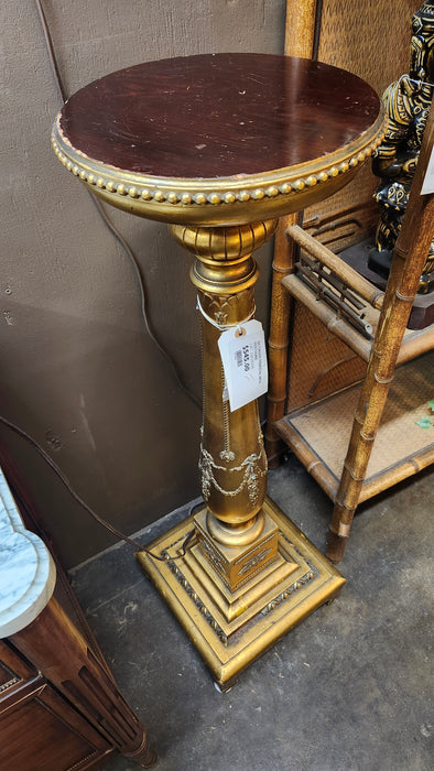 GILTWOOD PEDESTAL WITH FESTOONS