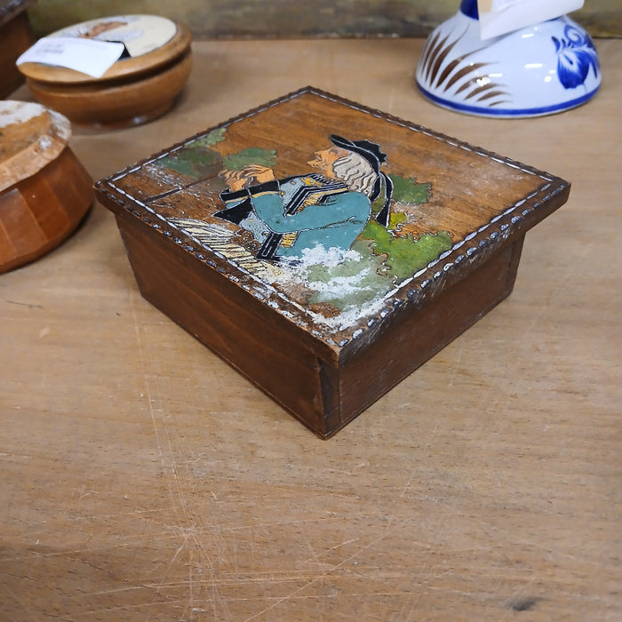 SMALL WOOD BOX WITH A PAINTED MAN WITH CANE