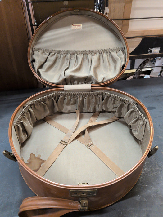 LEATHER TRAVEL CASE