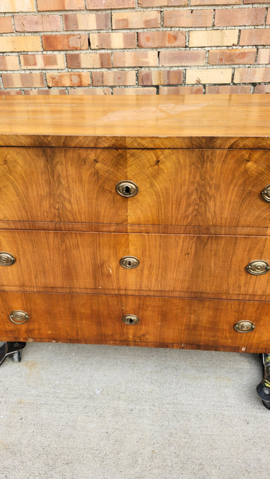 19TH CENTURY BIEDERMEIRE CHEST OF DRAWERS