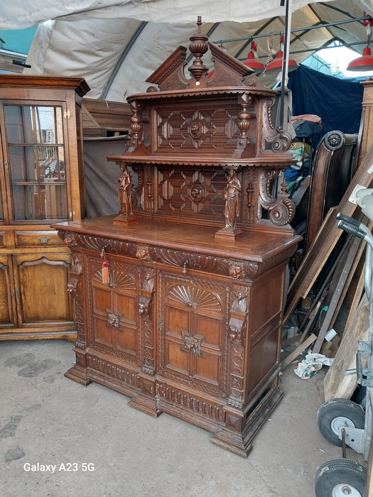 MECHILLIN SERVER WITH HIGH BACK BROKEN ARCH PEDIMENT WITH LADIES