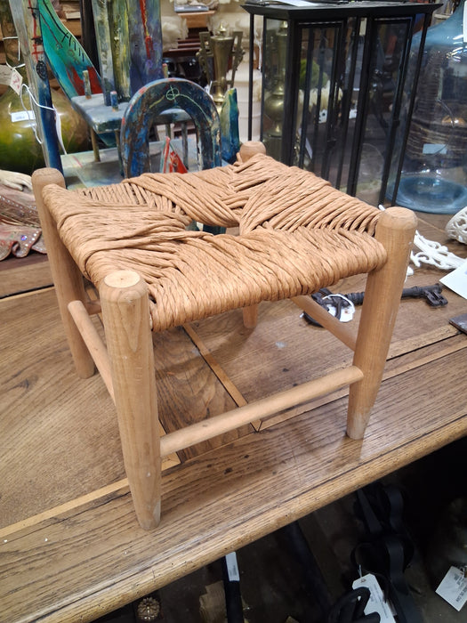 SMALL RUSH SEAT STOOL