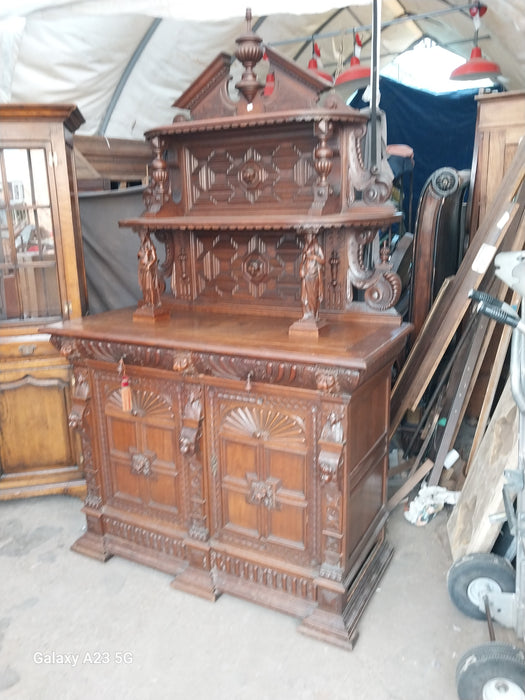 MECHILLIN SERVER WITH HIGH BACK BROKEN ARCH PEDIMENT WITH LADIES