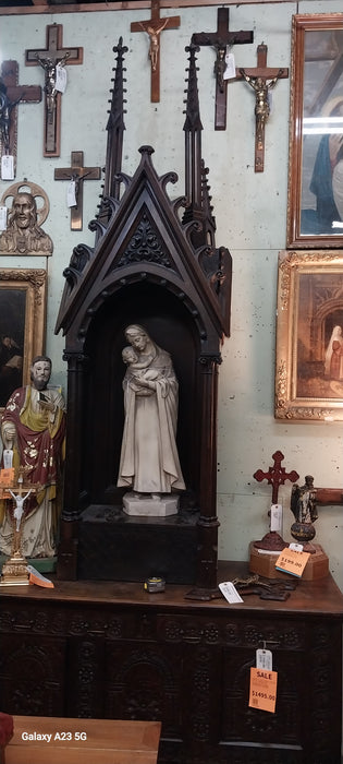CARVED 19TH CENTURY GOTHIC OAK NICHE