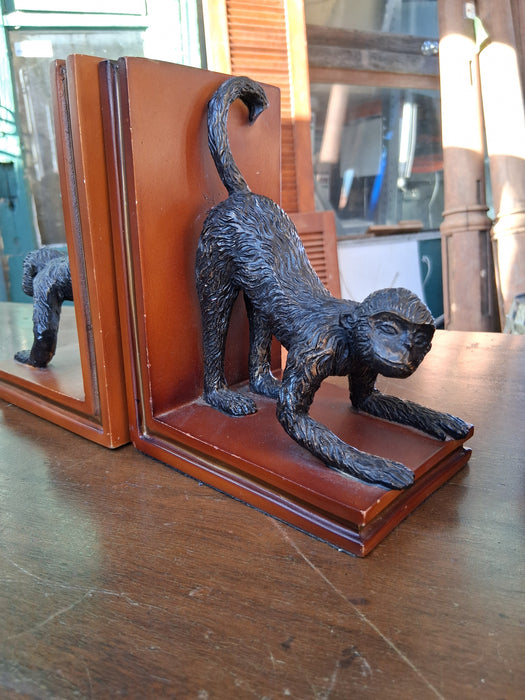 PAIR OF MONKEY BOOKENDS