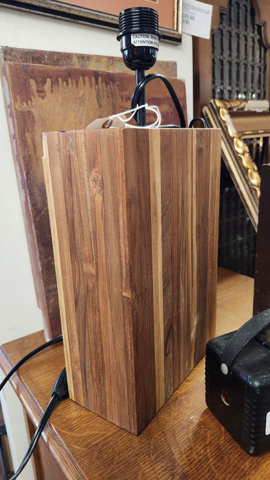 SMALL BOXY WOODEN LAMP