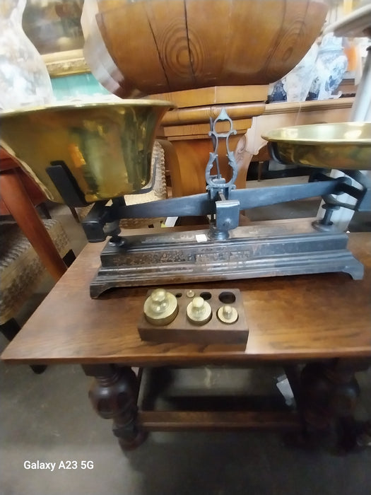 IRON AND BRASS SCALES WITH WEIGHTS
