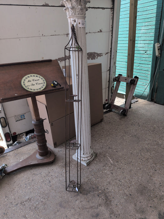 TALL HANGING IRON 3 LIGHT CABDLE HOLDER
