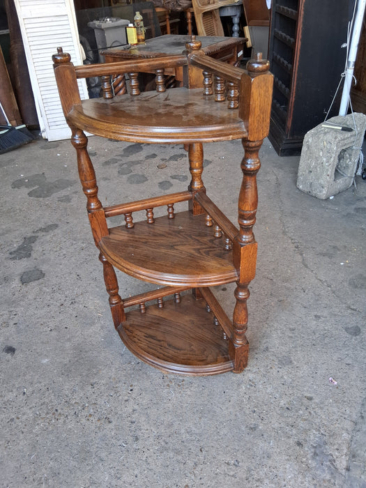 OAK SPINDLE RAIL CORNER SHELF