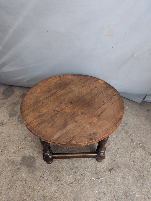 SMALL RUSTIC ROUND LAMP TABLE