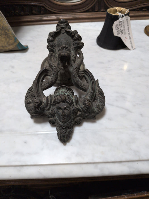 CLASSICAL BRONZE LADY FACE KNOCKER