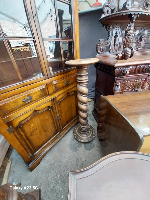 LARGE BARLEY TWIST OAK PEDESTAL