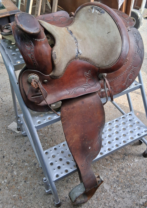 LEATHER SADDLE