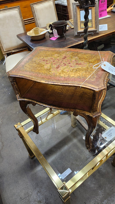 FLORENTINE SMALL TABLE WITH NICHE