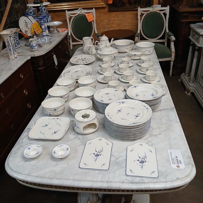 VILLROY AND BOCH  96 PIECE CHINA SERVICE  FOR 12