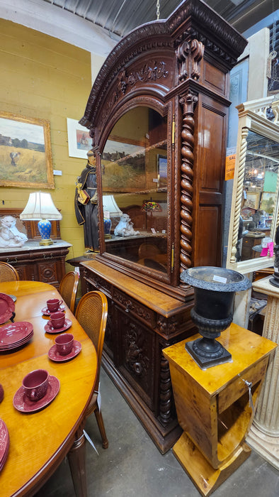ARCHED TOP BARLEY TWIST OAK GAME? SINGLE DOOR BOOKCASE