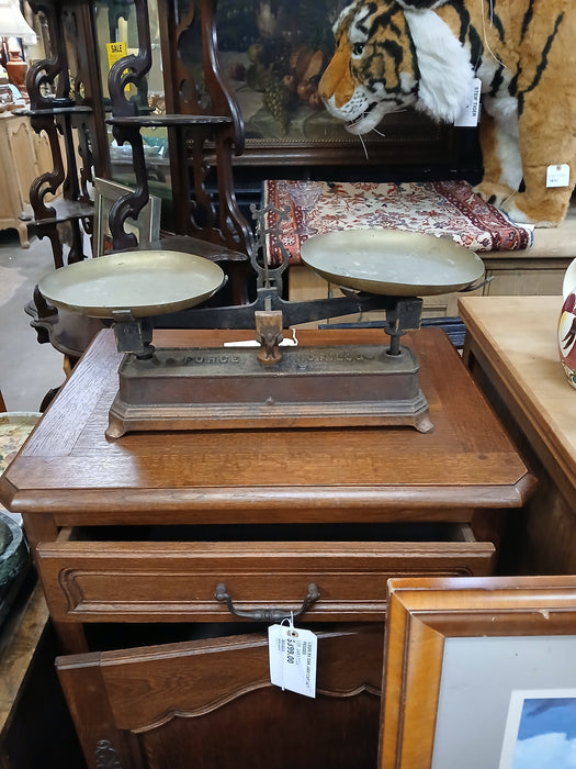 10 KILO CAST IRON COUNTER SCALE WITH WEIGHTS